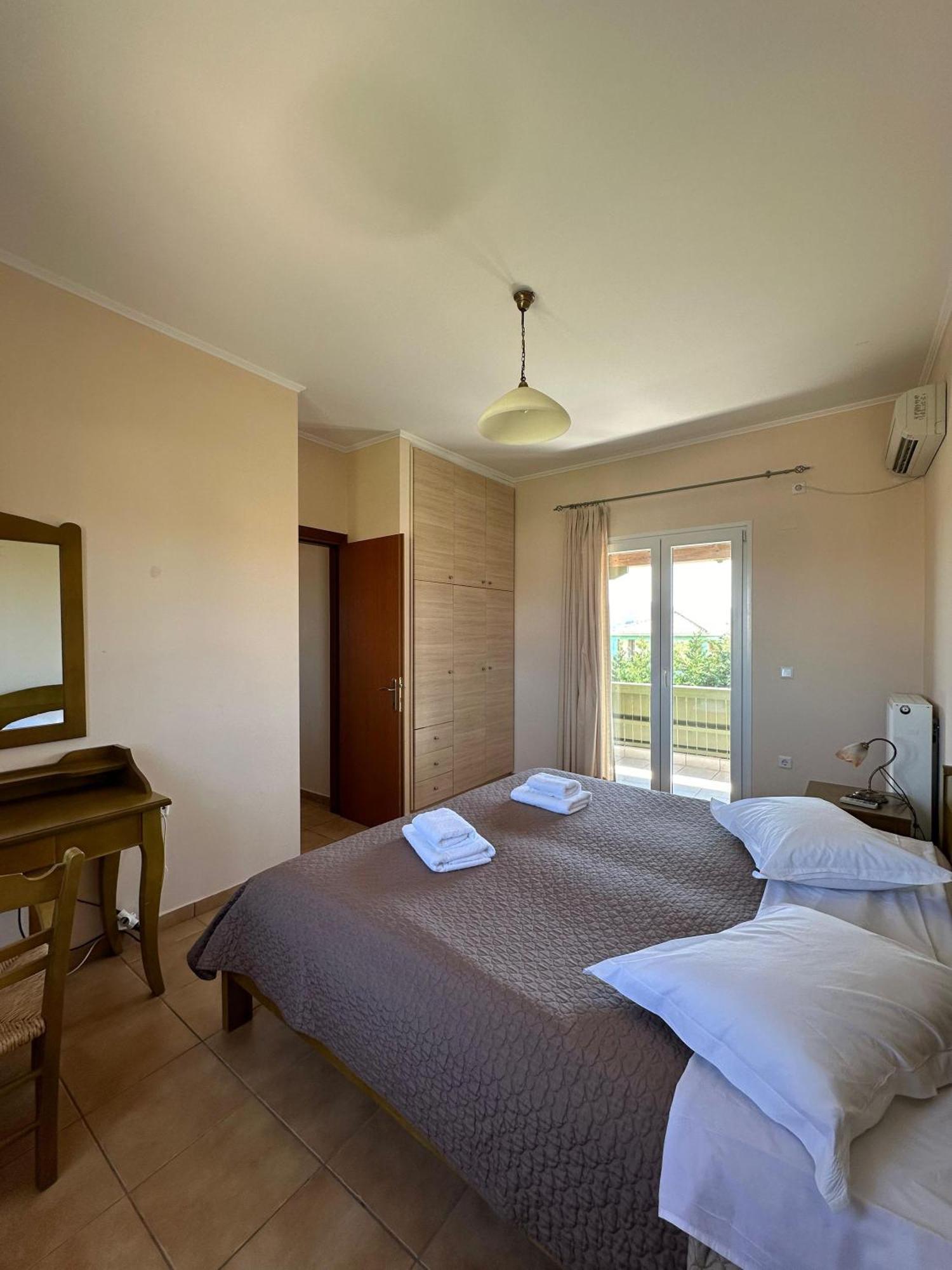 Apartamento Porto Nirikos Lefkada - Private Parking Exterior foto