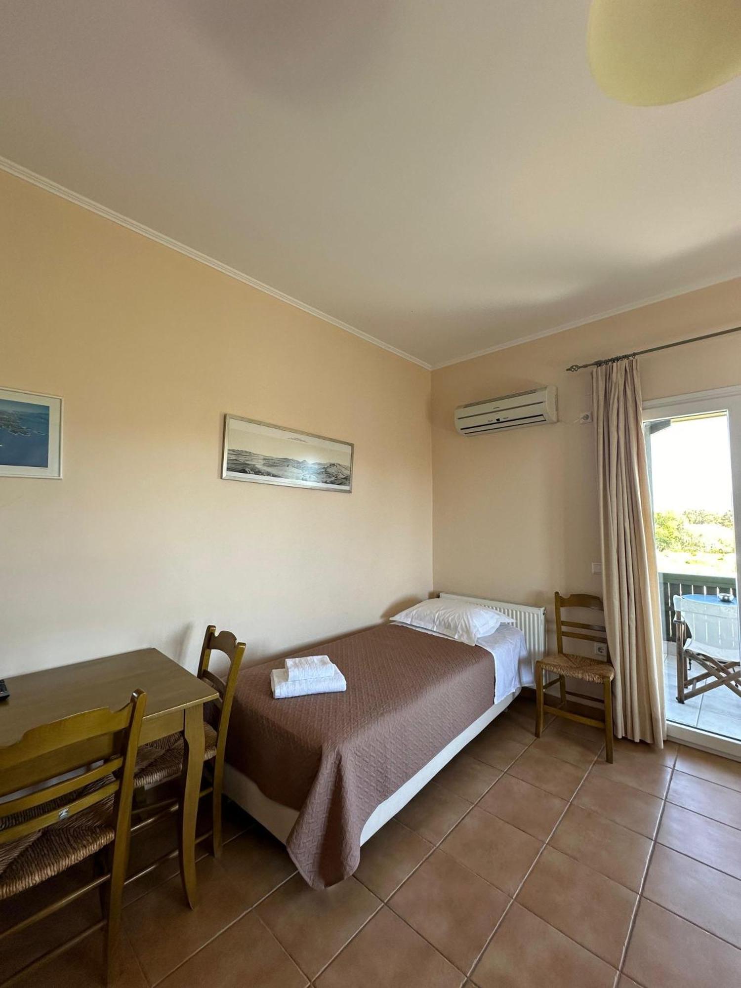 Apartamento Porto Nirikos Lefkada - Private Parking Exterior foto
