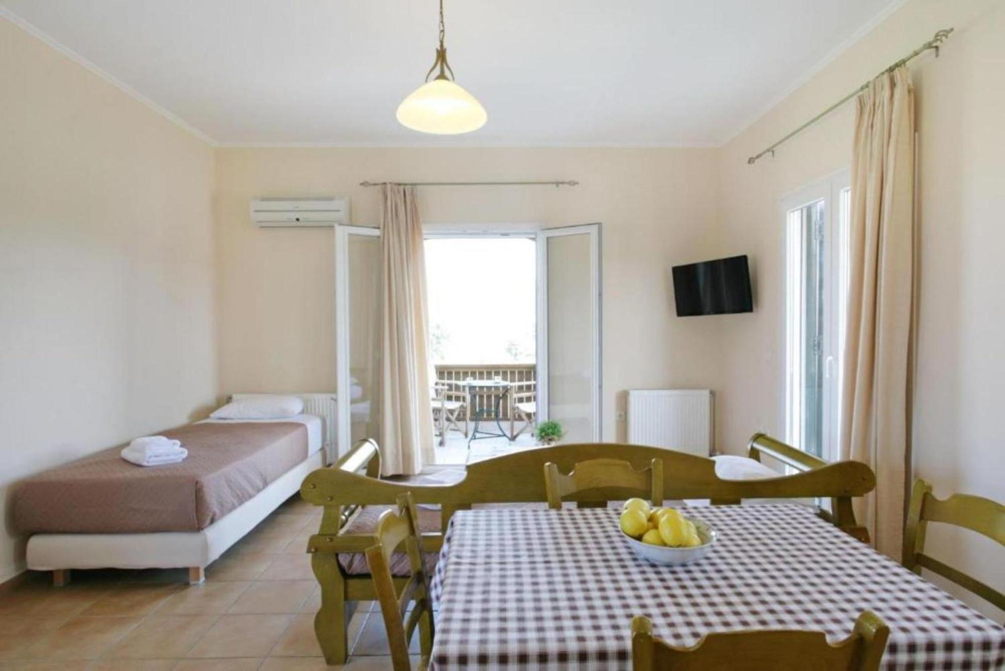 Apartamento Porto Nirikos Lefkada - Private Parking Exterior foto