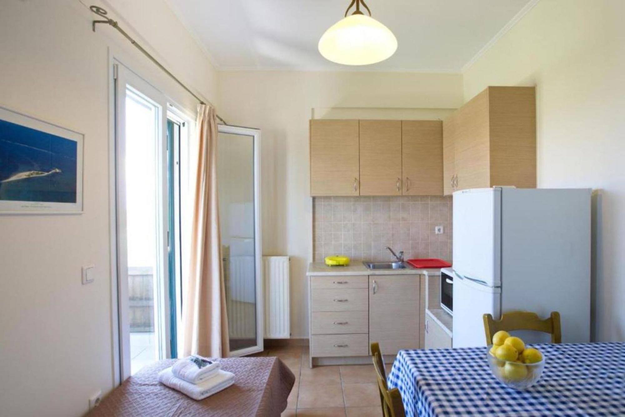 Apartamento Porto Nirikos Lefkada - Private Parking Exterior foto